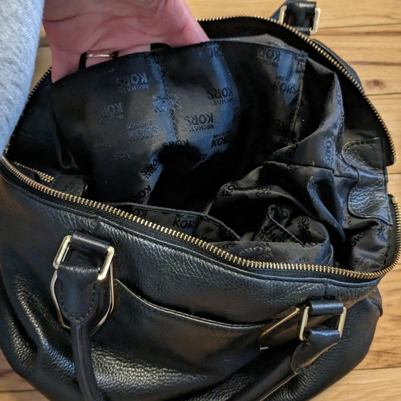 Michael kors purse - Picture 11 of 11